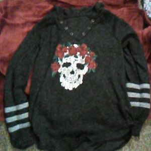 Woman long sleeve shirt with hood